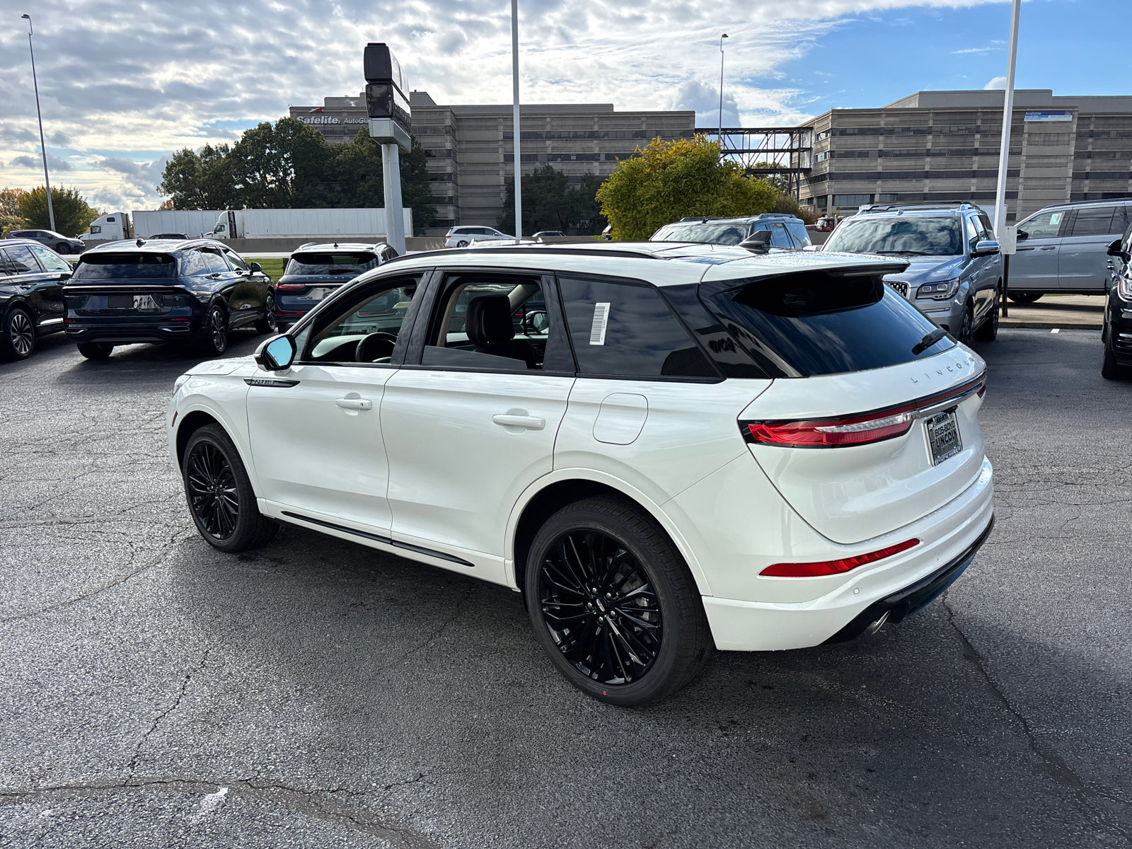 New 2026 Lincoln Corsair Reserve image 5