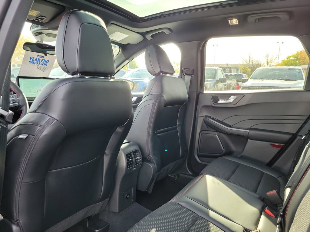 New 2026 Ford Escape ST-Line w/ Tech Pack #1 image 15