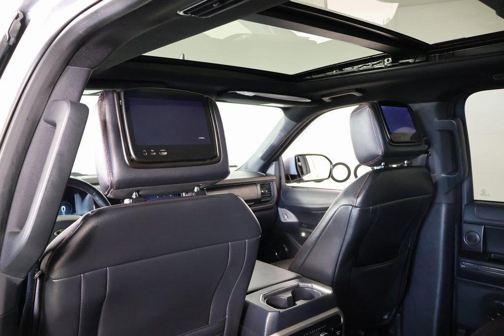 Used 2022 Ford Expedition Max Limited image 16