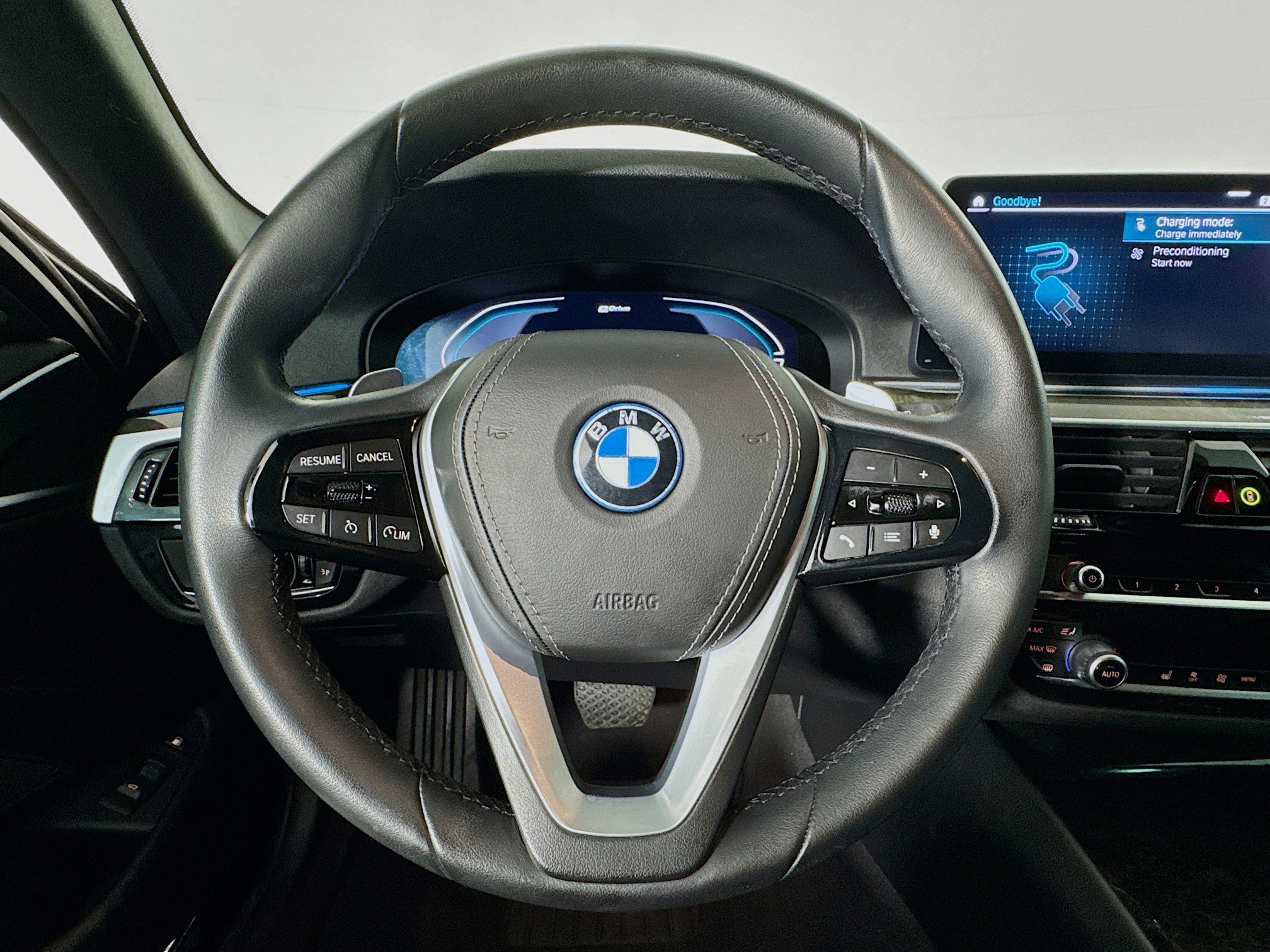 Used 2023 BMW 530e 530e w/ Premium Package image 11