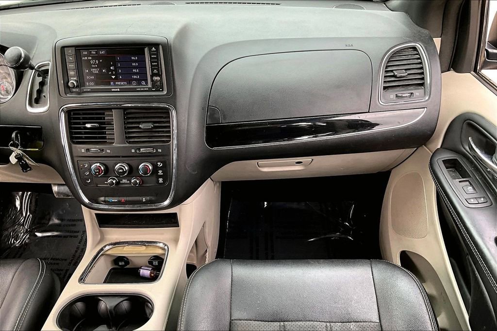 Used 2019 Dodge Grand Caravan SXT FWD image 25