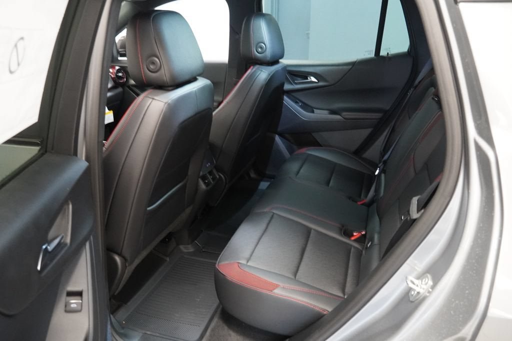 New 2027 Chevrolet Equinox RS w/ LPO, Floor Liner Package FWD image 17
