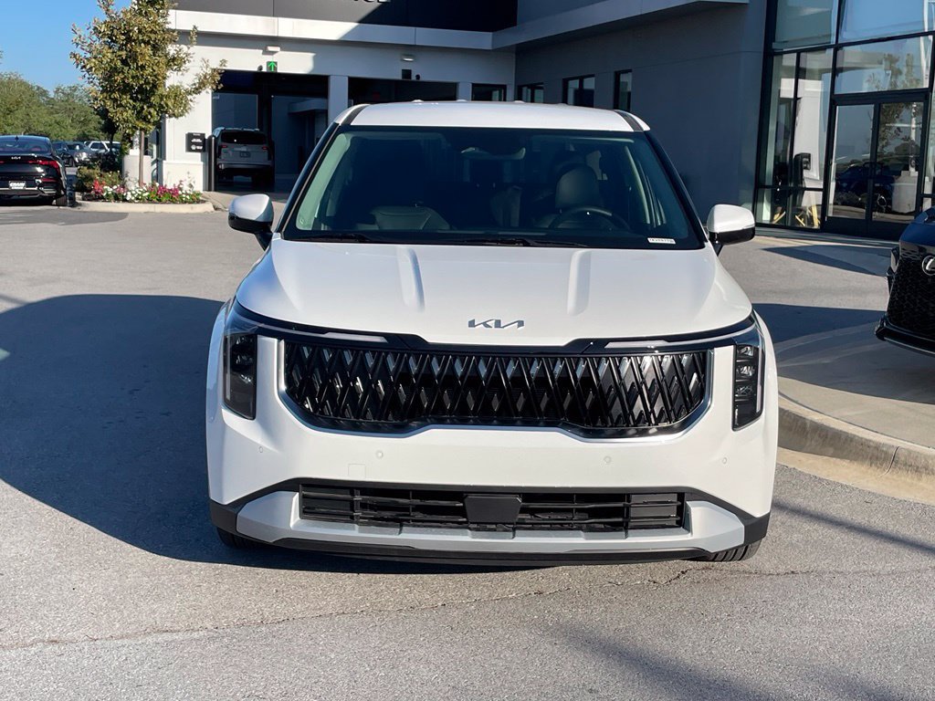 New 2027 Kia Carnival FWD image 2