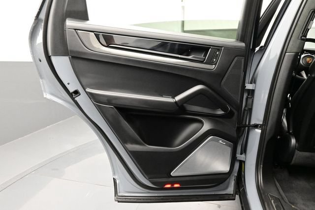 Certified 2024 Porsche Cayenne Turbo GT AWD/4WD image 13