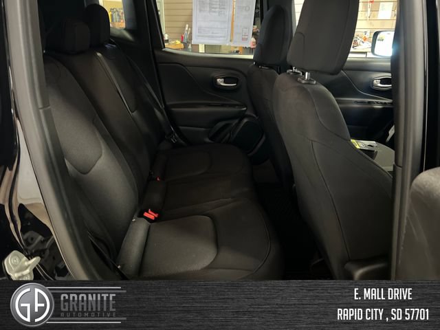 Used 2023 Jeep Renegade Latitude AWD/4WD image 35
