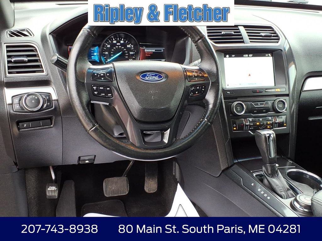 Used 2017 Ford Explorer XLT w/ Equipment Group 202A AWD/4WD image 18