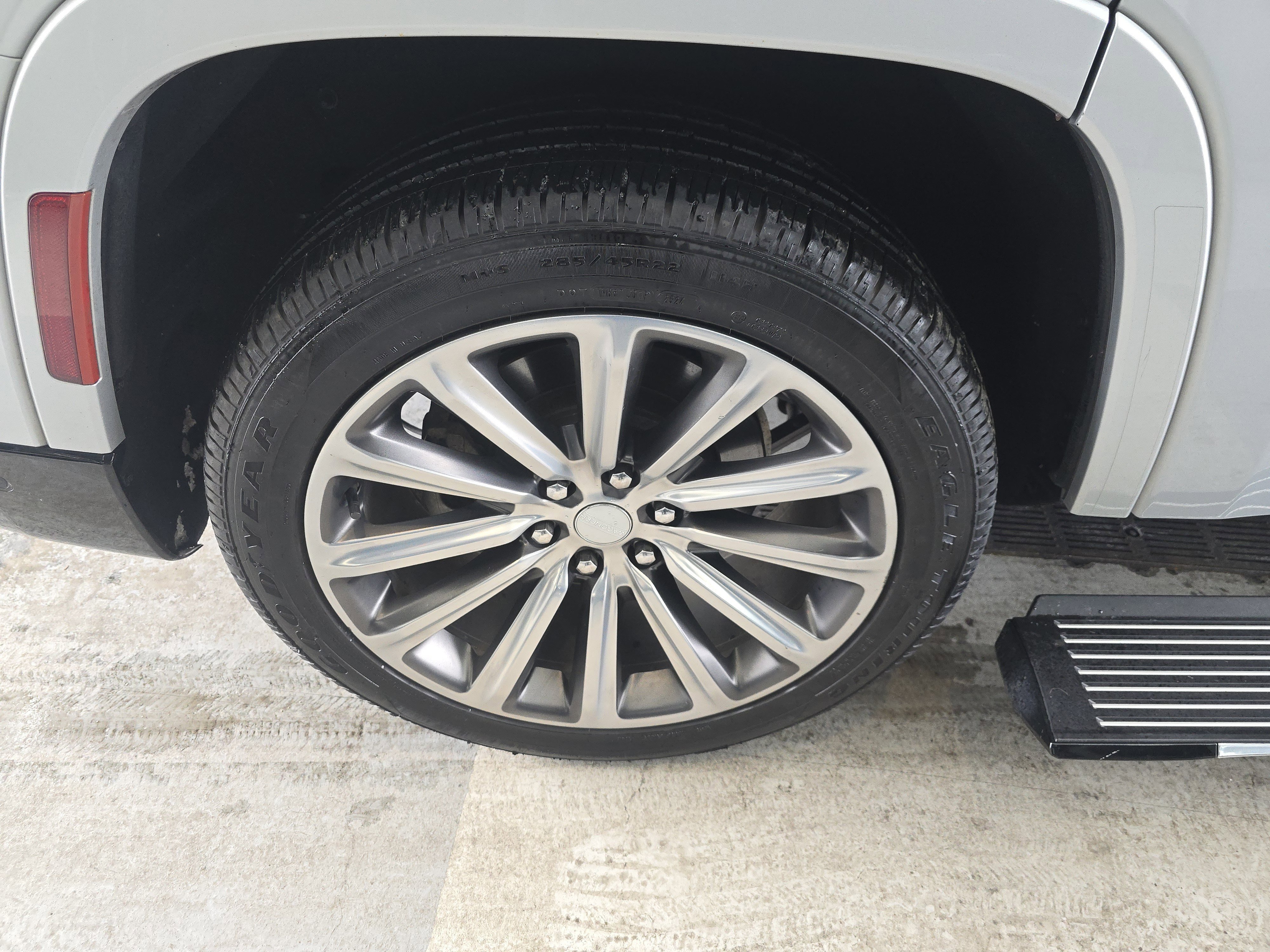 Used 2022 Jeep Grand Wagoneer Series II w/ Convenience Group III image 9