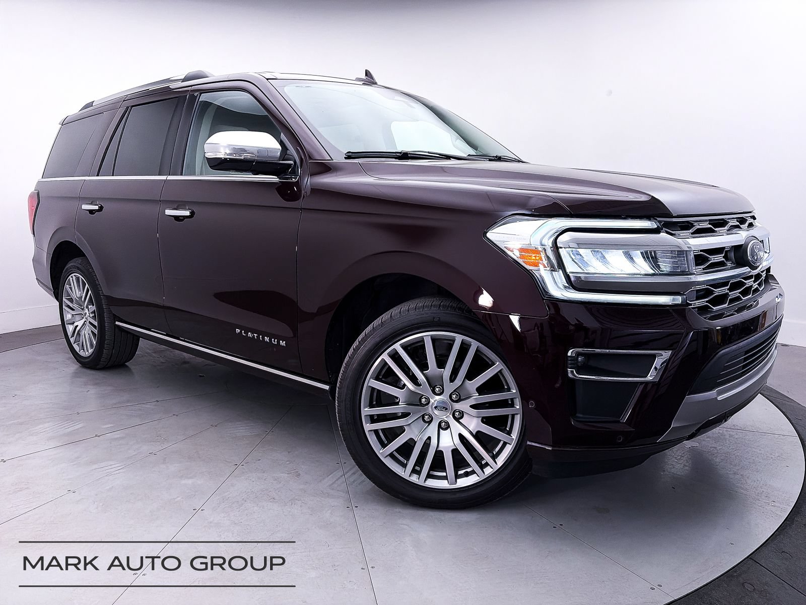 Used 2024 Ford Expedition Platinum AWD/4WD image 1