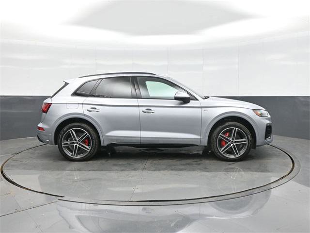 Used 2024 Audi Q5 e Premium Plus w/ Premium Plus Package image 8