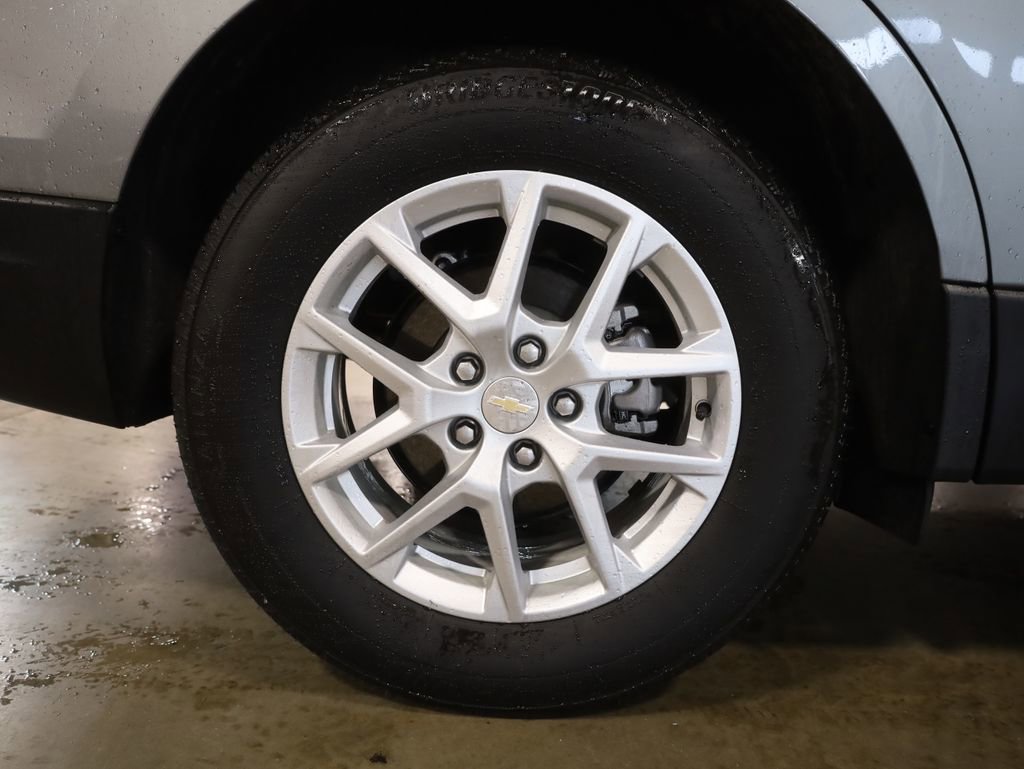 Used 2023 Chevrolet Equinox LT w/ Driver Convenience Package image 11