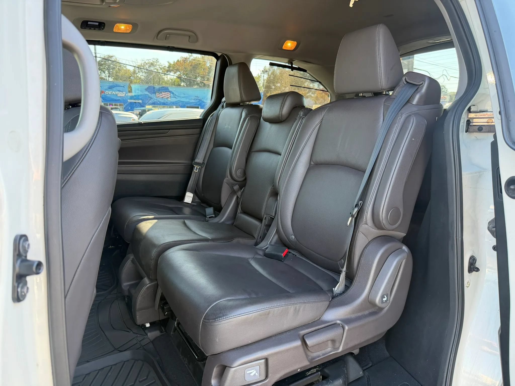 Used 2018 Honda Odyssey Elite image 16