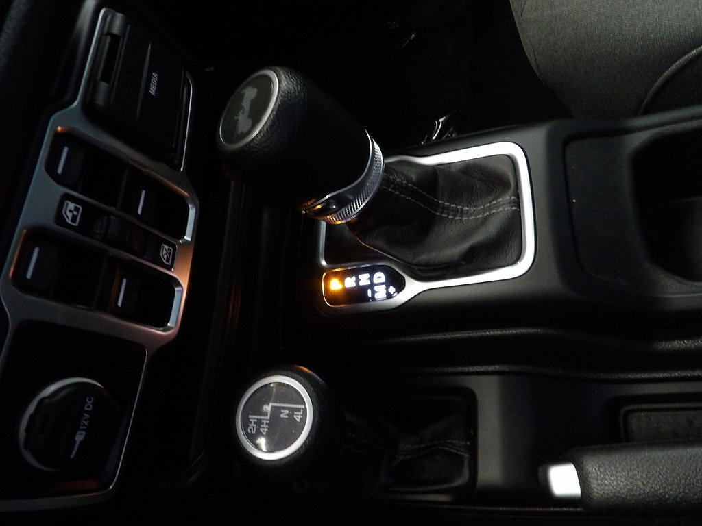 Used 2024 Jeep Wrangler Unlimited Sport AWD/4WD image 33