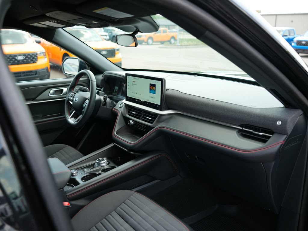 Used 2025 Ford Explorer ST-Line RWD image 23