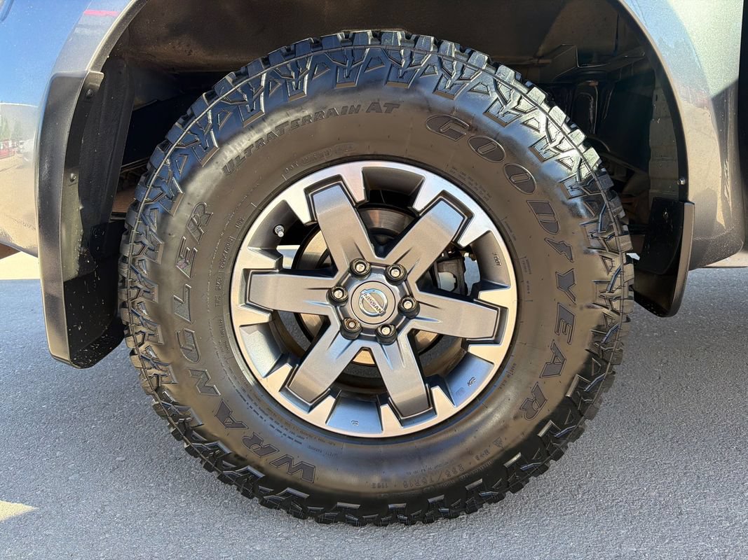 Used 2018 Nissan Frontier PRO-4X AWD/4WD image 16