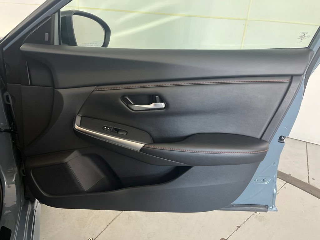 Used 2025 Nissan Sentra SR FWD image 29