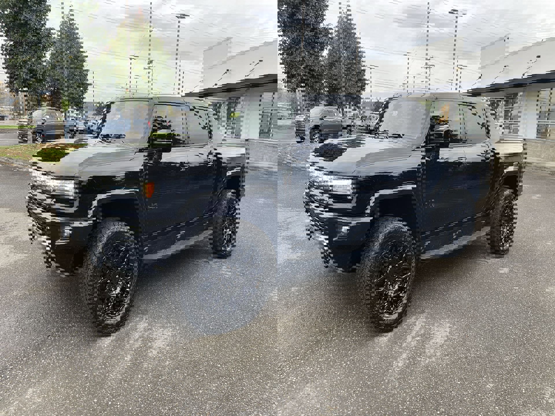 New 2026 GMC Hummer EV 4x4 Crew Cab w/ LPO, Dark Essentials Package image 77