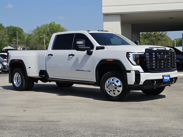Used 2025 GMC Sierra 3500 Denali Ultimate AWD/4WD image 2