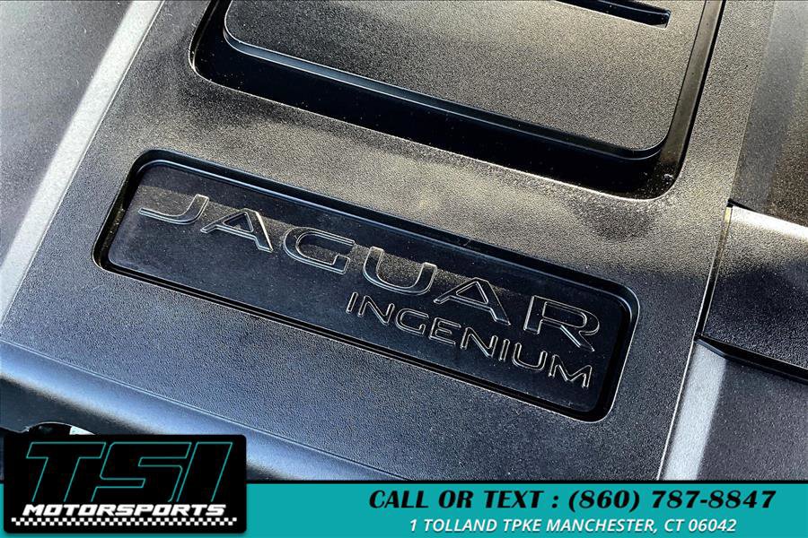 Used 2018 Jaguar F-PACE Premium image 33