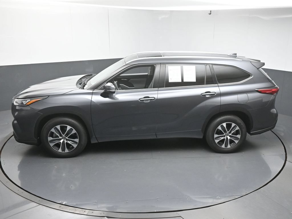 Used 2020 Toyota Highlander XLE FWD image 45