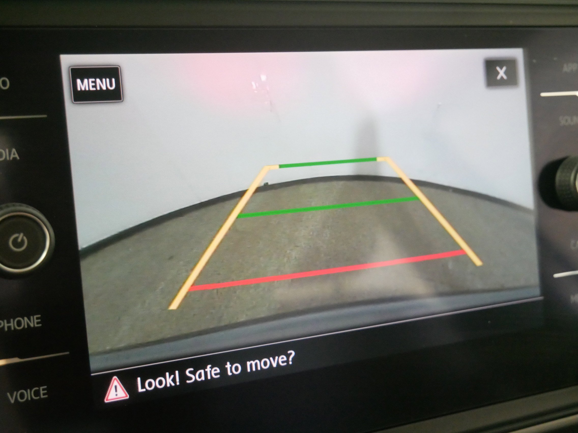 Certified 2020 Volkswagen Atlas Cross Sport SE image 33