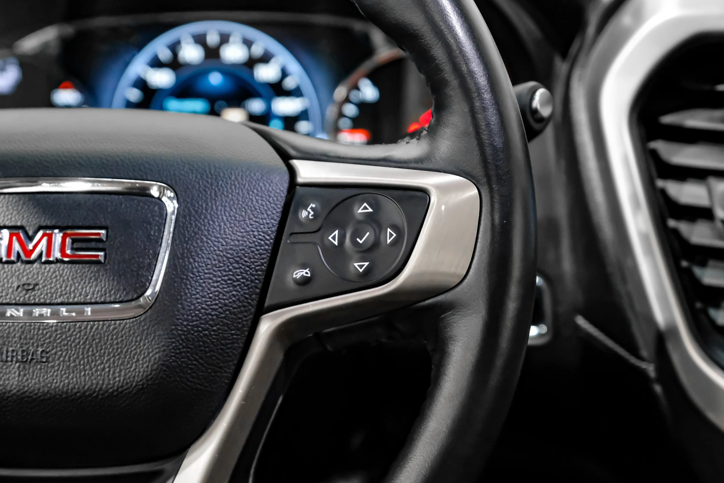 Used 2017 GMC Acadia Denali AWD/4WD image 15