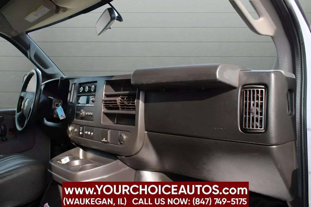 Used 2018 GMC Savana 3500 w/ Driver Convenience Package image 24