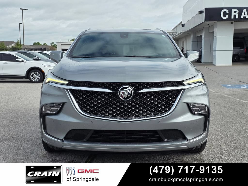 Used 2023 Buick Enclave Avenir w/ Avenir Technology Package AWD/4WD image 2