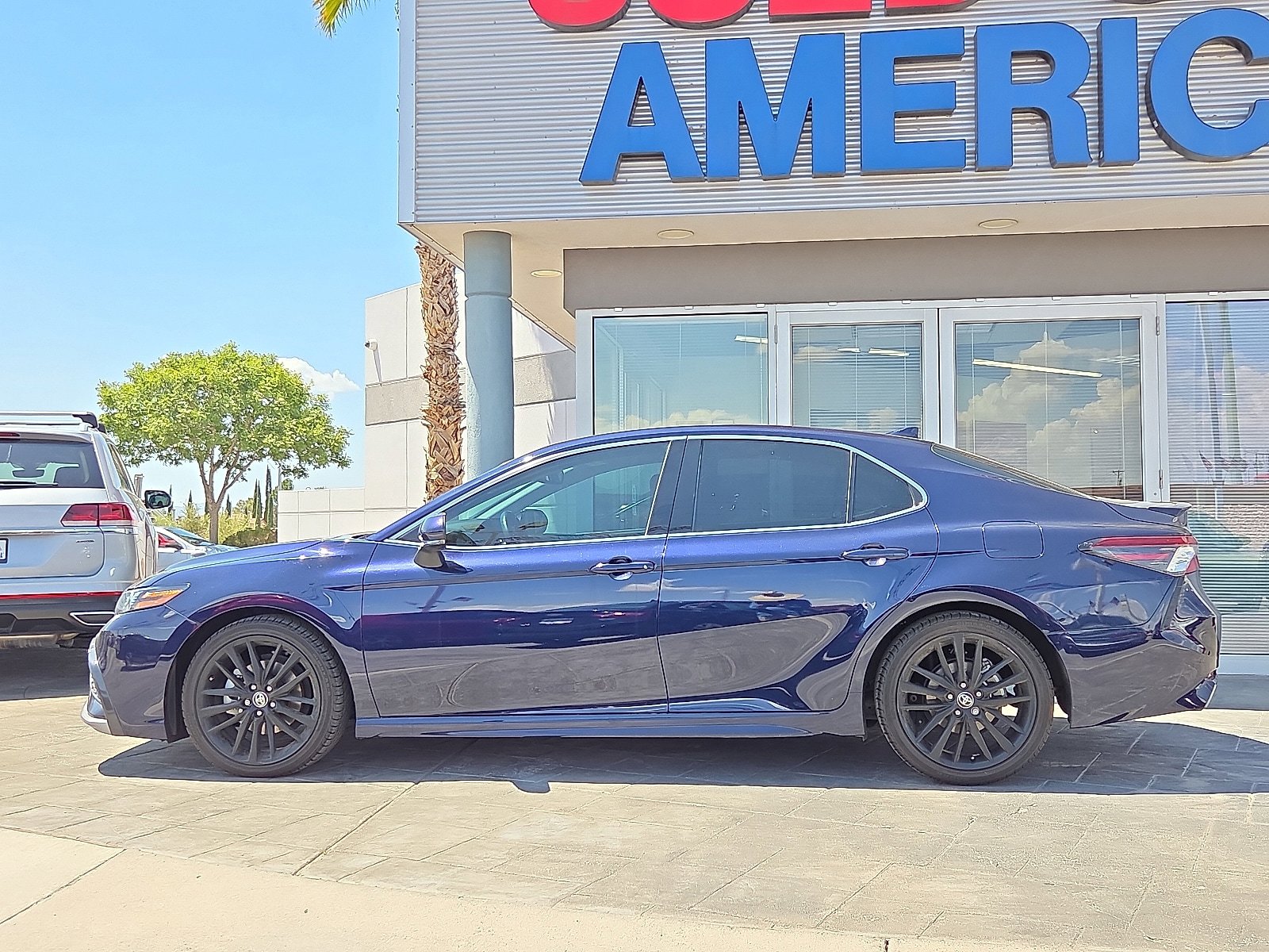 Used 2022 Toyota Camry XSE w/ Carpet Mat Package (TMS) FWD image 3