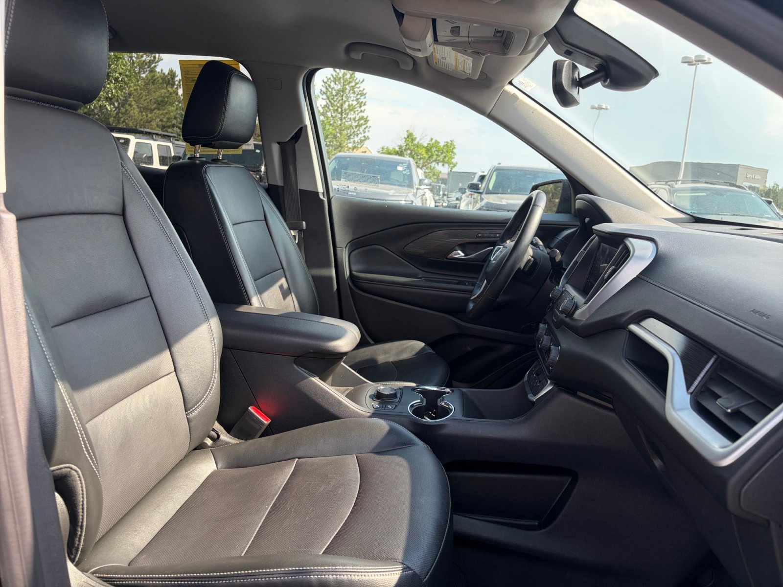 Used 2024 GMC Terrain SLT AWD/4WD image 33