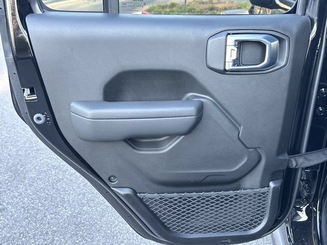 New 2026 Jeep Gladiator Rubicon w/ Technology Group AWD/4WD image 20