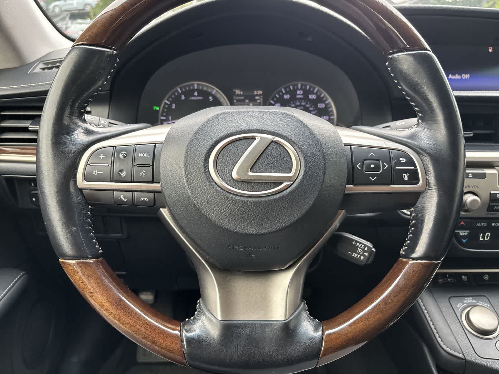 Used 2016 Lexus ES 350 w/ Premium Package w/Wood Trim FWD image 8
