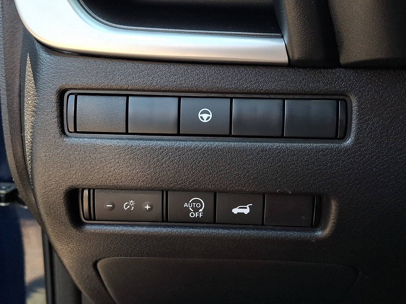 Used 2024 Nissan Rogue SV AWD/4WD image 26