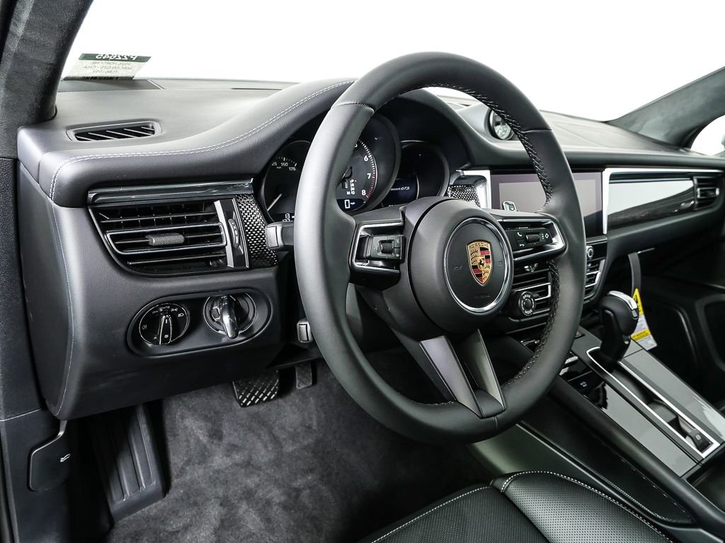 New 2026 Porsche Macan GTS image 4