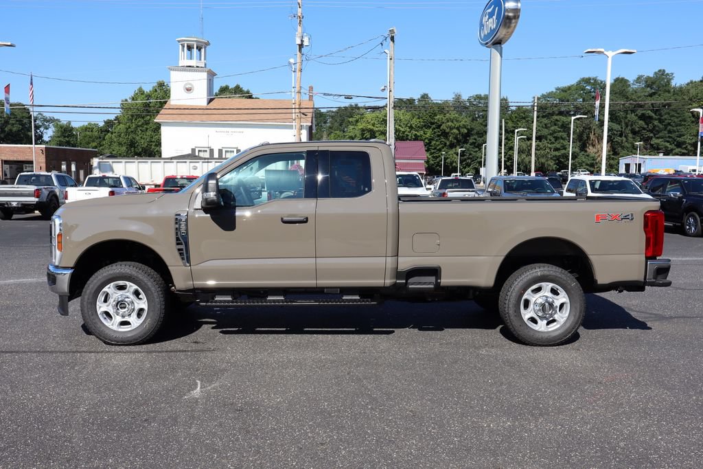 New 2026 Ford F350 XLT w/ FX4 Off-Road Package AWD/4WD image 14