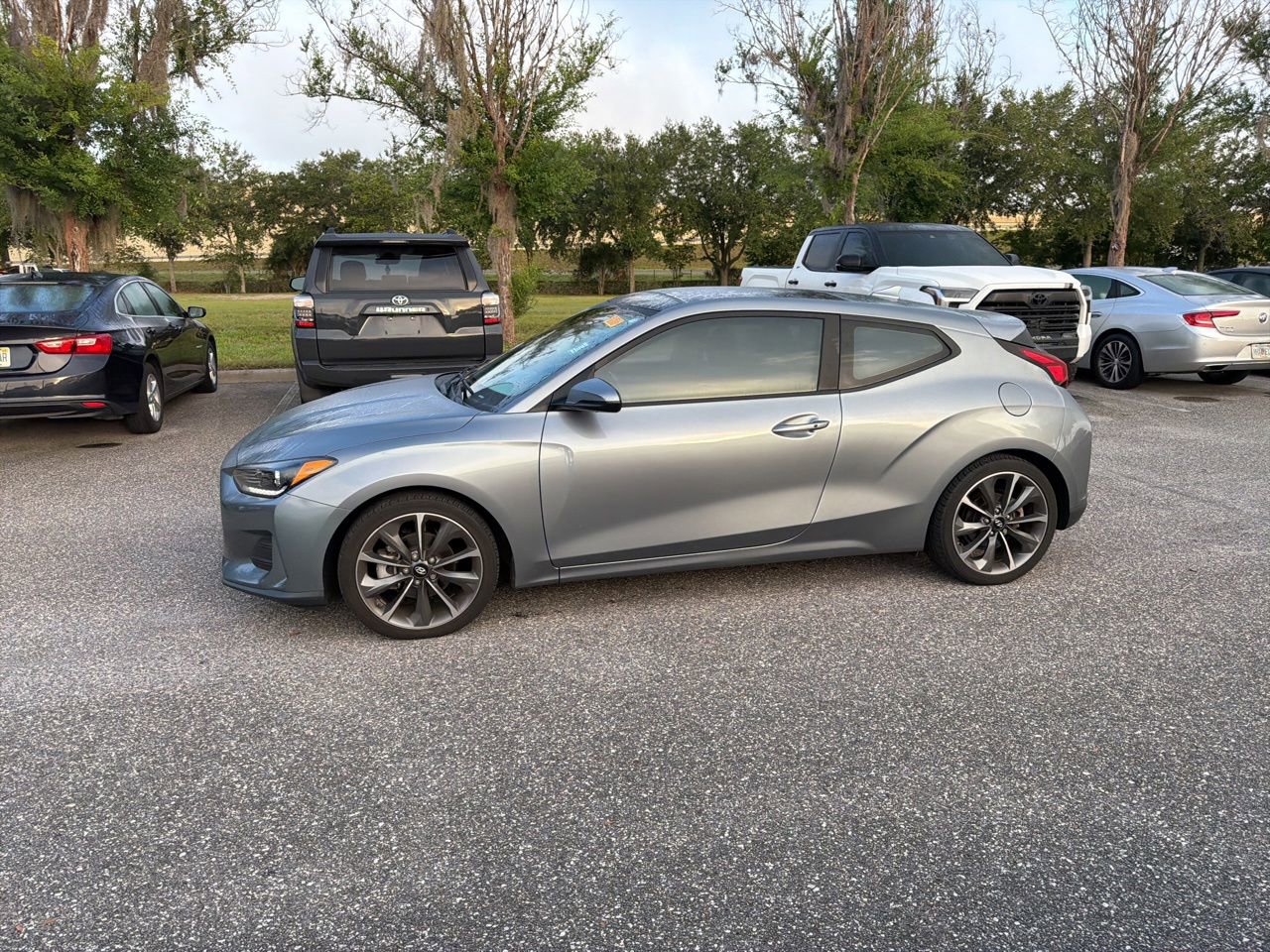 Used 2021 Hyundai Veloster 2.0 Premium FWD image 2