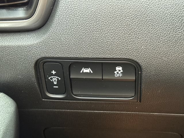 Used 2022 Kia Sorento S FWD image 25
