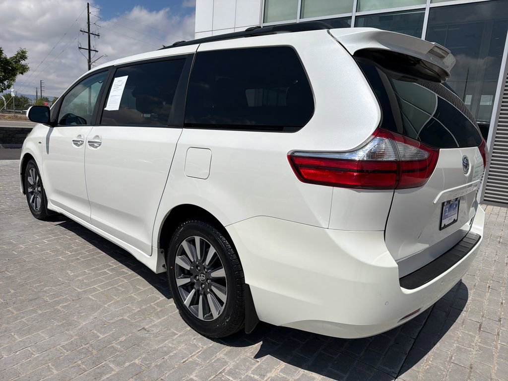 Used 2019 Toyota Sienna XLE Premium w/ Outdoor Package AWD/4WD image 3