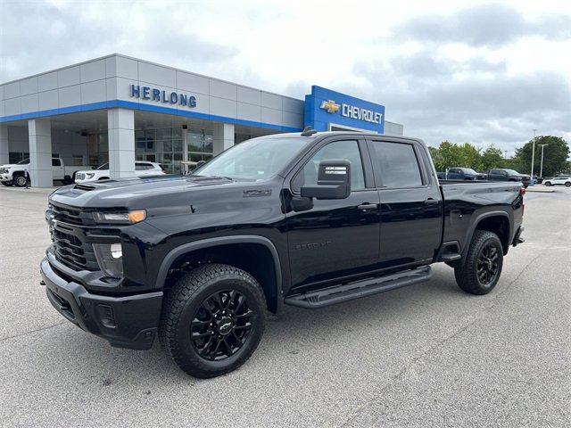 New 2025 Chevrolet Silverado 2500 Custom w/ Custom Value Package image 4