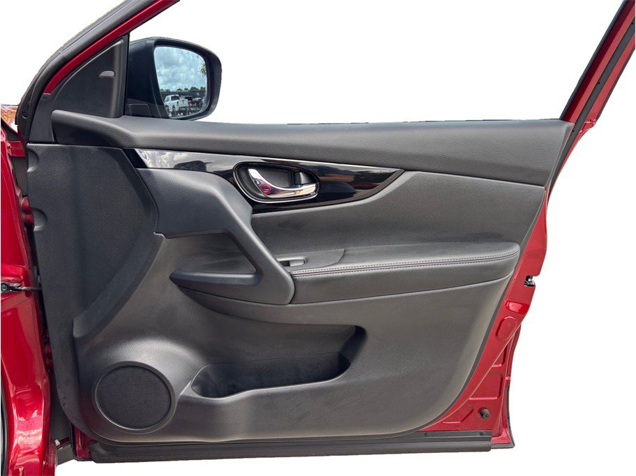 Used 2020 Nissan Rogue Sport SV FWD image 38