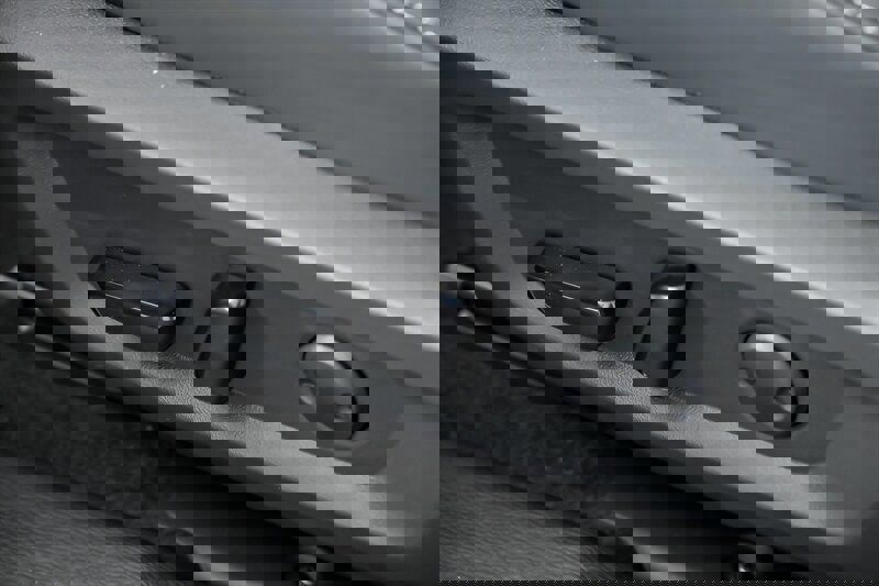 New 2025 Mitsubishi Outlander SE image 17