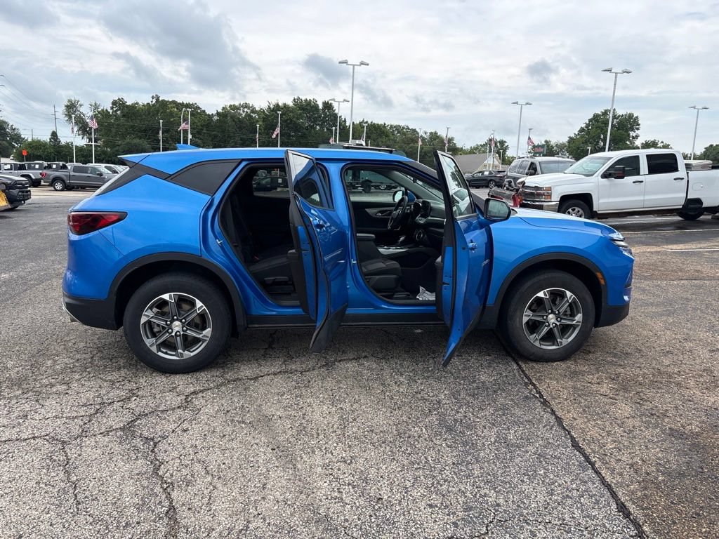Used 2024 Chevrolet Blazer LT FWD image 8