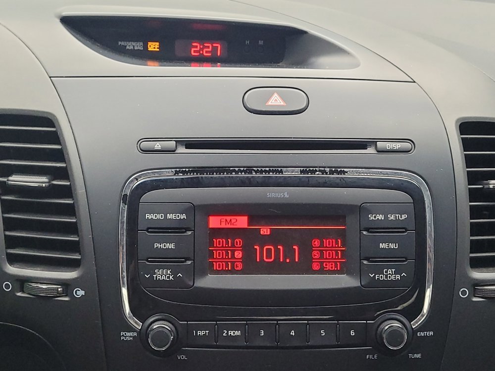 Used 2017 Kia Forte LX image 25