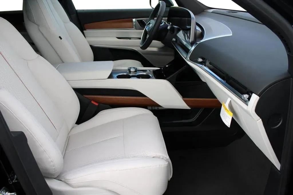 New 2026 Cadillac Vistiq Luxury image 20