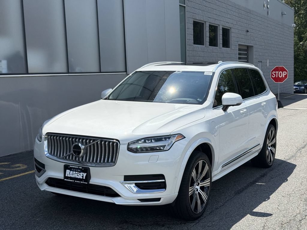 Certified 2025 Volvo XC90 T8 Ultra w/ Protection Package Premier