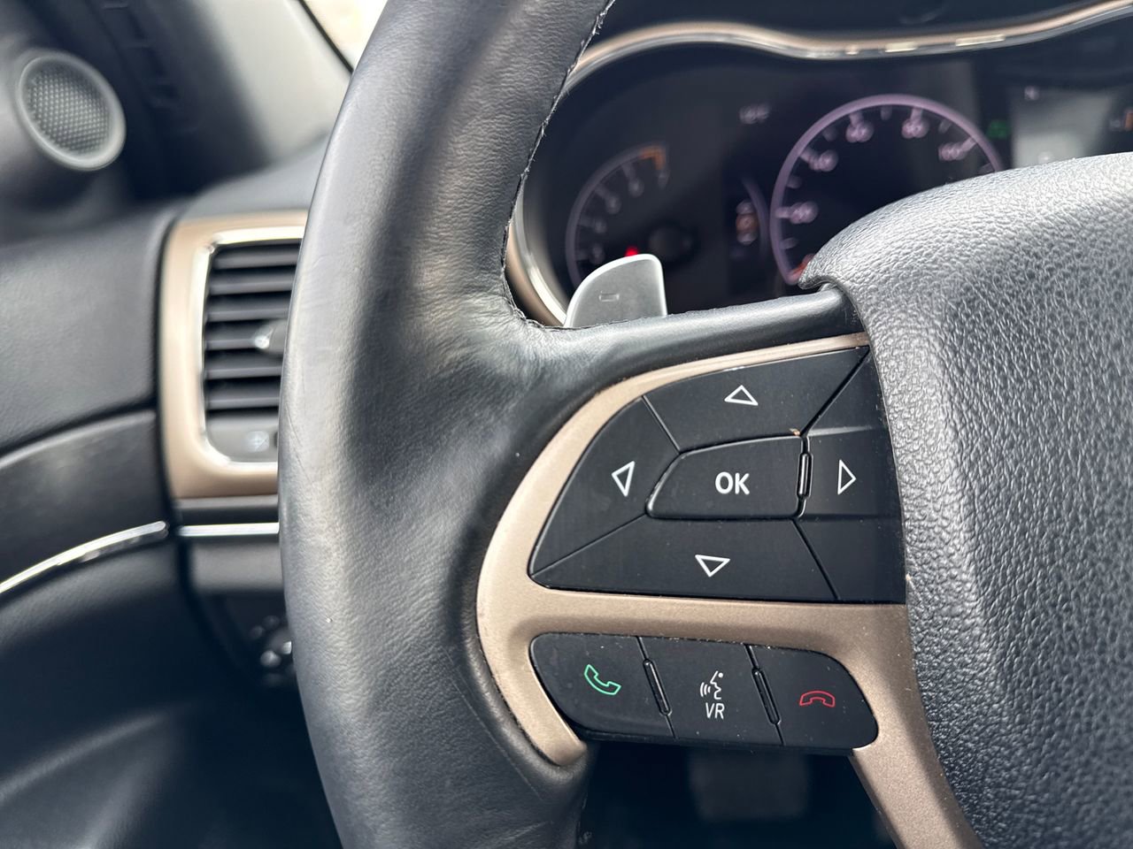 Used 2015 Jeep Grand Cherokee Limited image 29