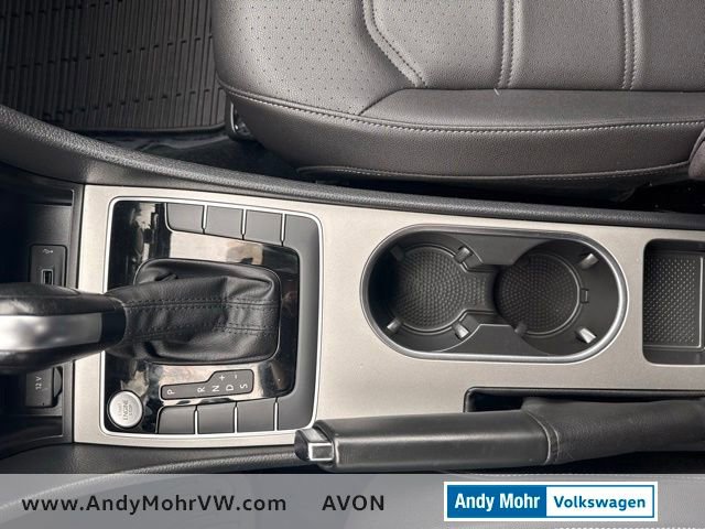 Certified 2022 Volkswagen Passat 2.0T SE FWD image 33