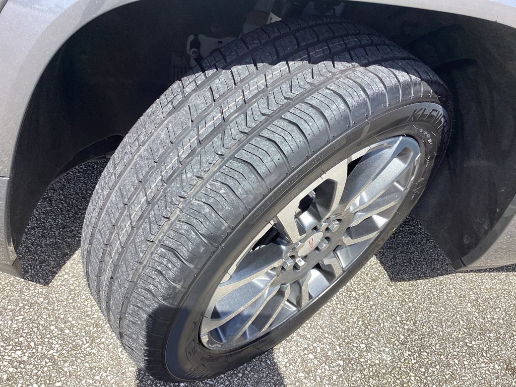Used 2022 GMC Acadia Denali w/ Denali Technology Package AWD/4WD image 26