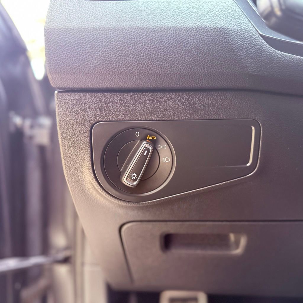 Used 2022 Volkswagen Tiguan SE R-Line image 20