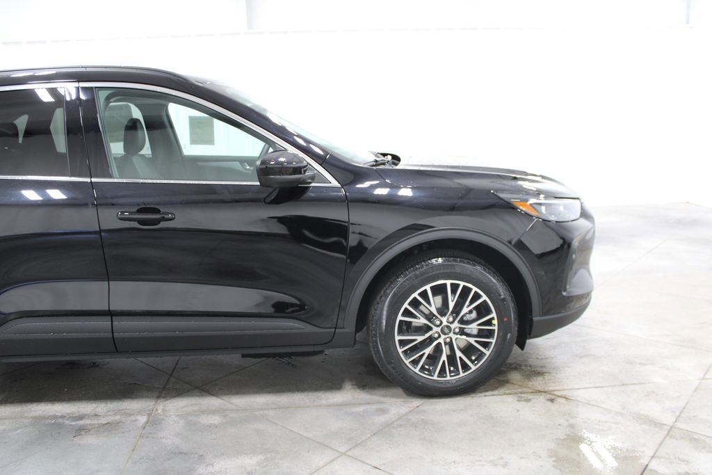 New 2025 Ford Escape SE w/ PHEV Premium Package image 12