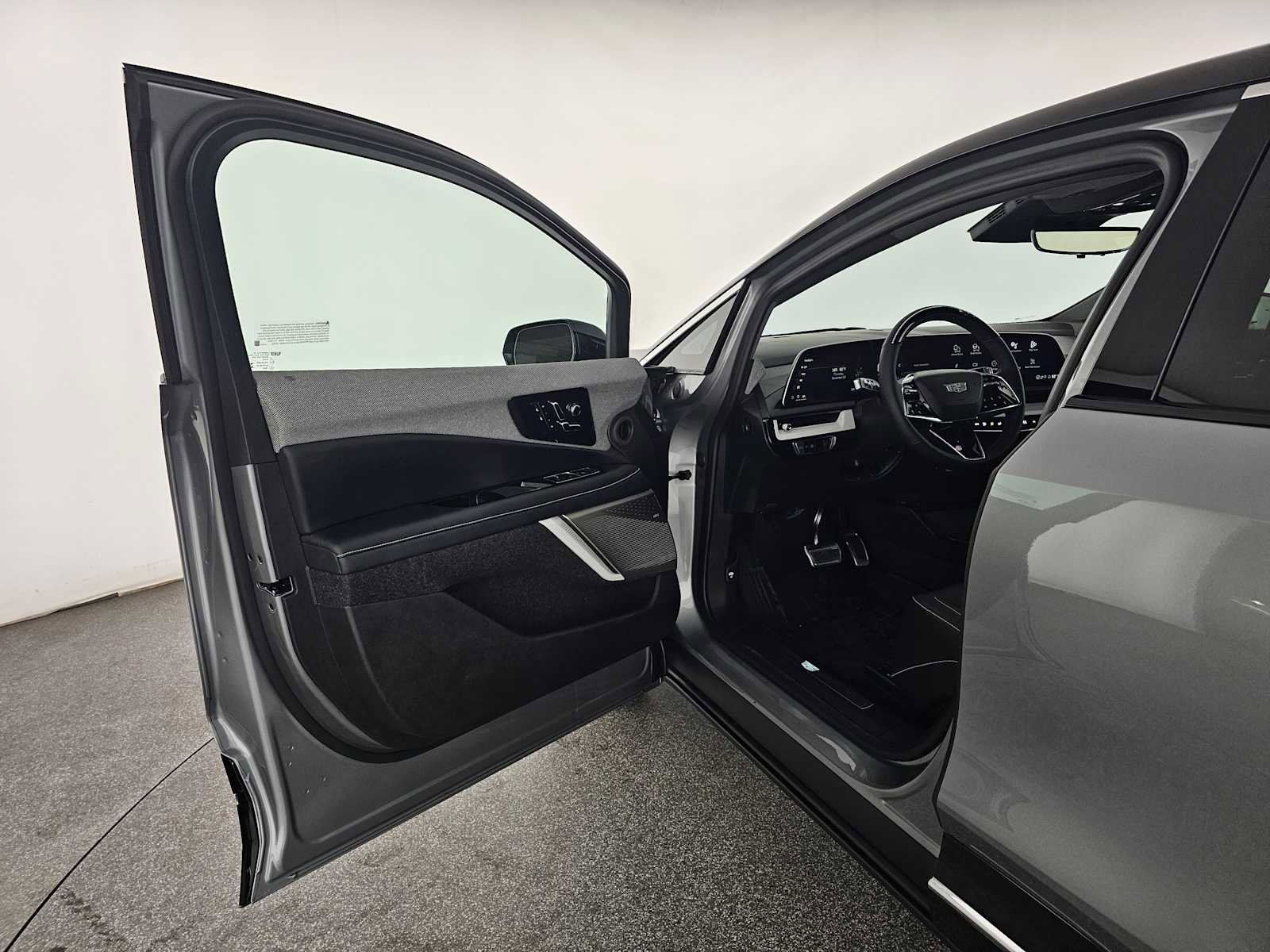 New 2026 Cadillac Optiq Luxury 1 image 19